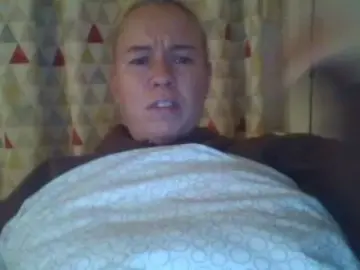 Blondeandpetite  live sex cam