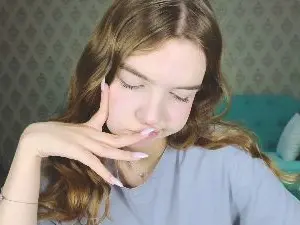 Henny_c4  live sex cam