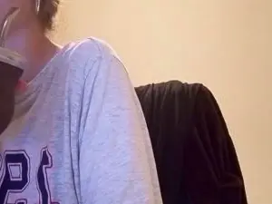 Larafoxok  live sex cam