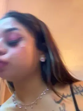 Lizmuniz6  live sex cam