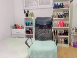 Dominantmiss8  live sex cam