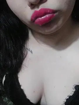 Martinaa27  live sex cam