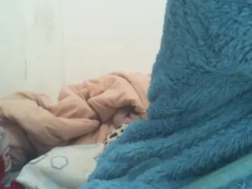 Tinyslut66  live sex cam