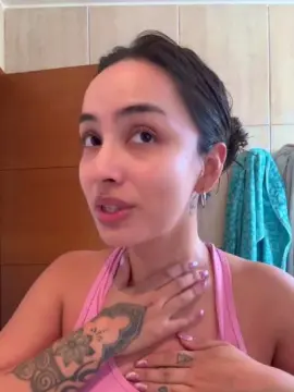 Latinaakita4  live sex cam
