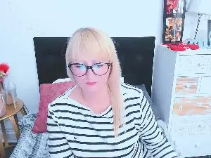 EvaHOTLADY  live sex cam