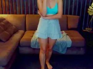 Livia_Shy  live sex cam