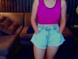 Livia_Shy  live sex cam