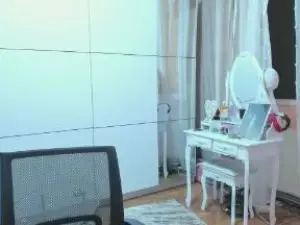 Jessycute28  live sex cam