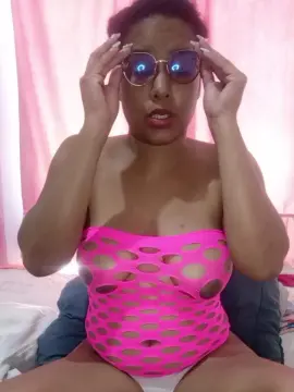 Monica2702  live sex cam