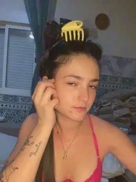 Malia23  live sex cam