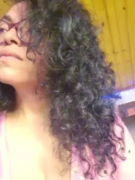 Lucci_Lovee  live sex cam