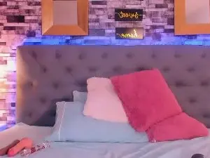 Yeseniaa_25  live sex cam