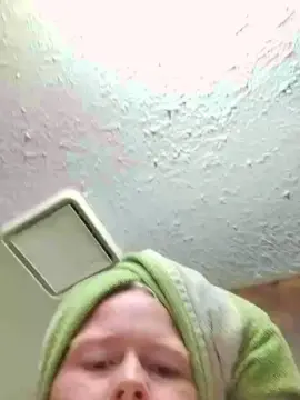 Sexyredhead34  live sex cam