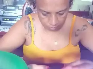 Simone778  live sex cam