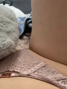 Melanie657  live sex cam