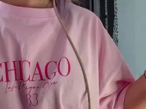 HollieWoolman  live sex cam