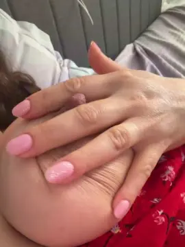 Renattabigboobs  live sex cam