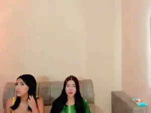 Lindaandmarcela  live sex cam