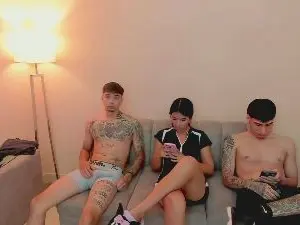 Lindaandmarcela  live sex cam