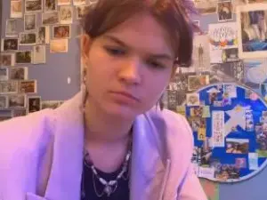 VikkiStrachan  live sex cam