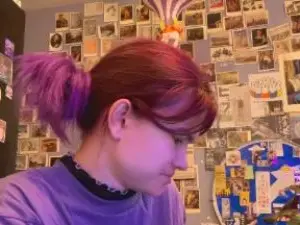 VikkiStrachan  live sex cam