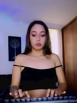 Louisa_suzett2  live sex cam