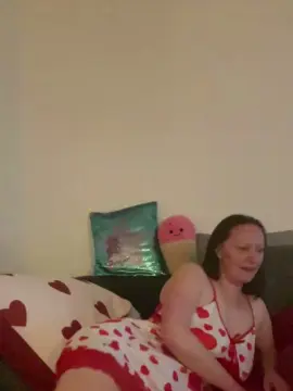 Nadine1990  live sex cam