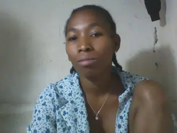 Triisha  live sex cam