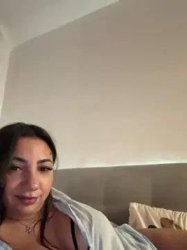 Airam22  live sex cam