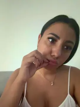 Airam22  live sex cam
