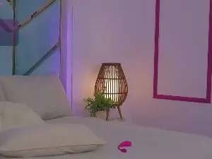 OneLaya  live sex cam