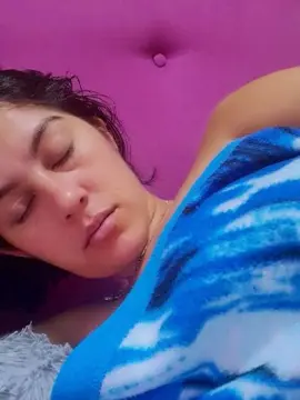 Mamadorahotxxx  live sex cam