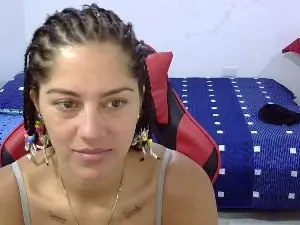 Mamadorahotxxx  live sex cam