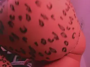 Valkyria09  live sex cam