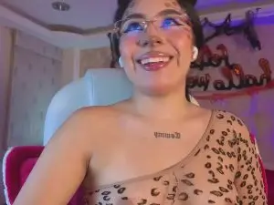 Valkyria09  live sex cam