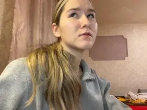 JuleMeola  live sex cam