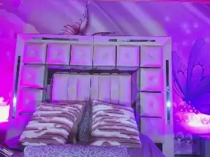 Emili_clark  live sex cam