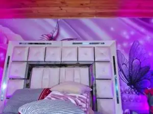 Emili_clark  live sex cam