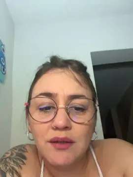 Brunaa  live sex cam