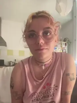 Emy_2002  live sex cam