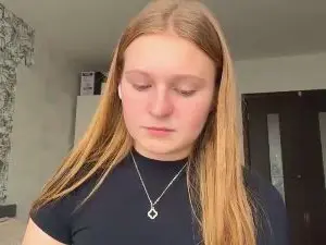 LoriaWheatly  live sex cam