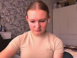 LoriaWheatly  live sex cam