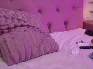 CarinaFoxy  live sex cam