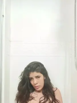 Kittylove31  live sex cam