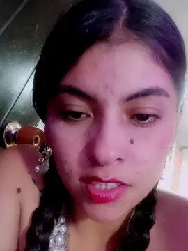 Fox_Roxxan_  live sex cam