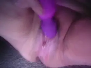 Smokingqueen420  live sex cam