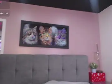 Tiiny_emilly  live sex cam