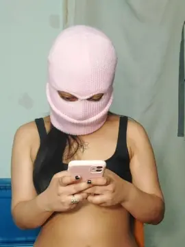Trufitaaa333  live sex cam