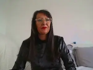 MaitresseElsa  live sex cam