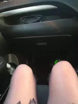 Curvysexysluty  live sex cam